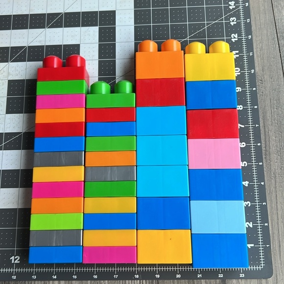 MEGA BLOKS building brick STEM toys 120+ pieces - Picture 5 of 9
